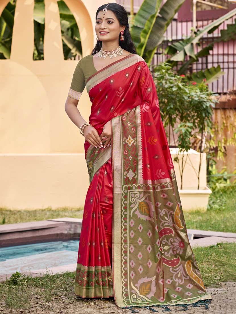 women self design pochampalli saree with blouse