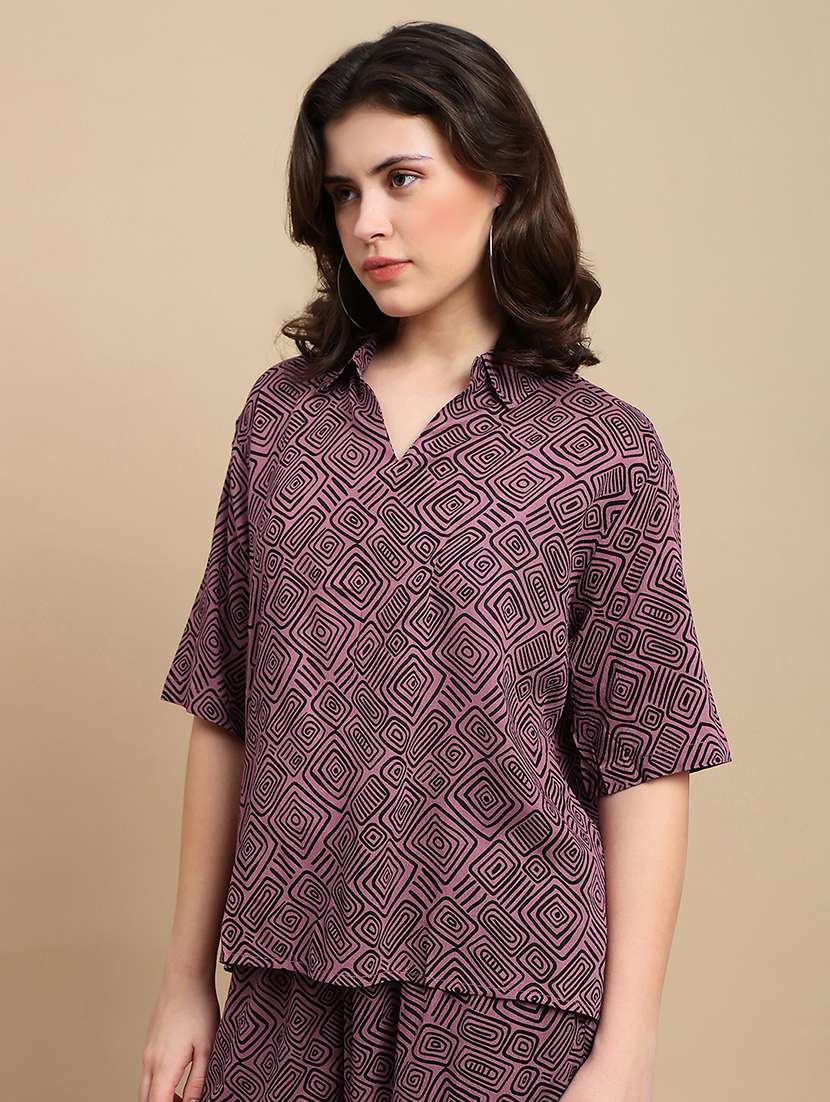 women printed short sleeve relaxed fit top - 22227478 -  Standard Image - 2