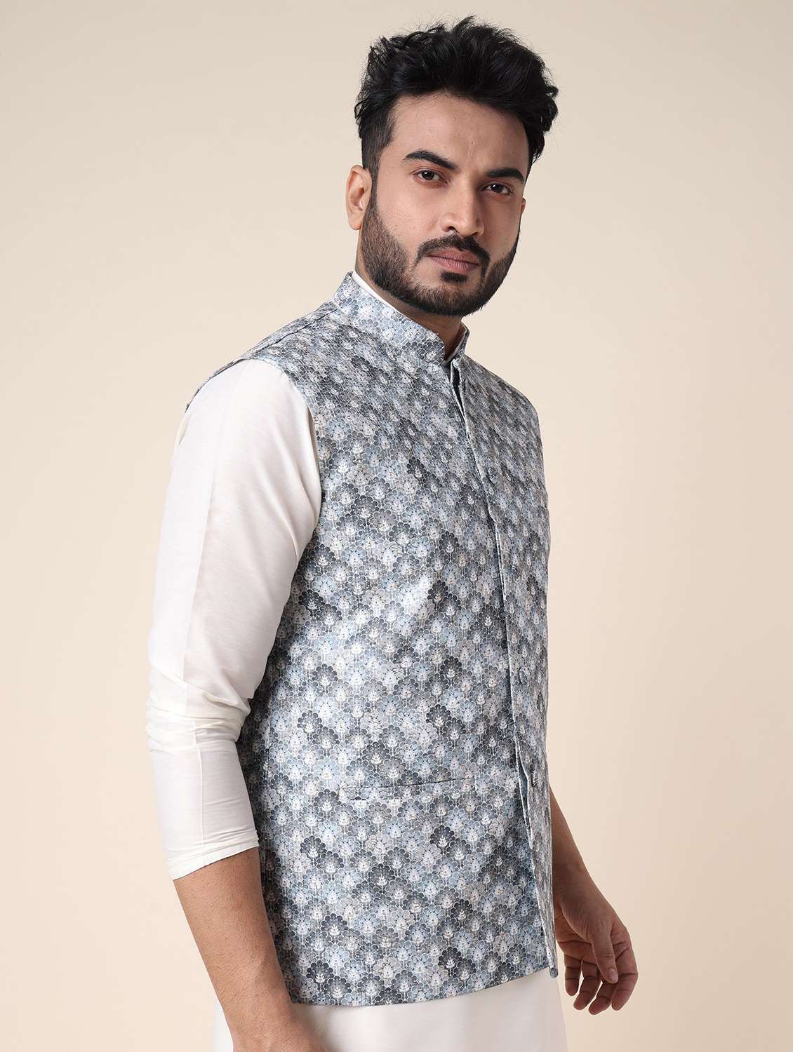 men solid mandarin neck kurta pyjama with jacket ethnic wear set - 22228069 -  Standard Image - 2