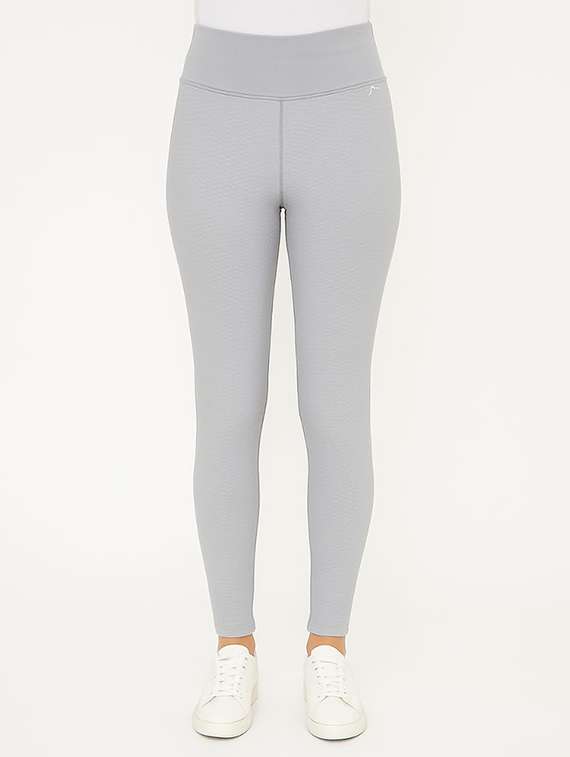 women solid mid rise jegging