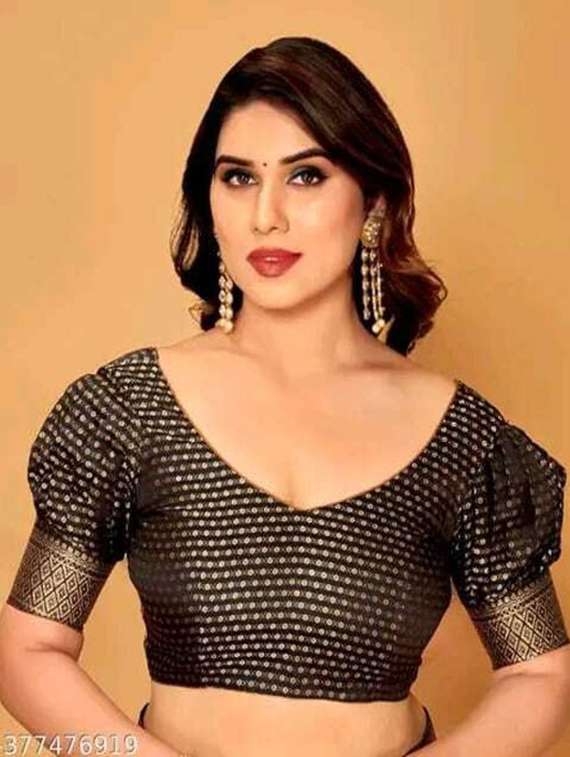 women solid with bordered saree with blouse - 22228546 -  Standard Image - 2