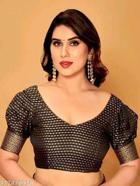 women solid with bordered saree with blouse - 22228558 -  Standard Image - 2