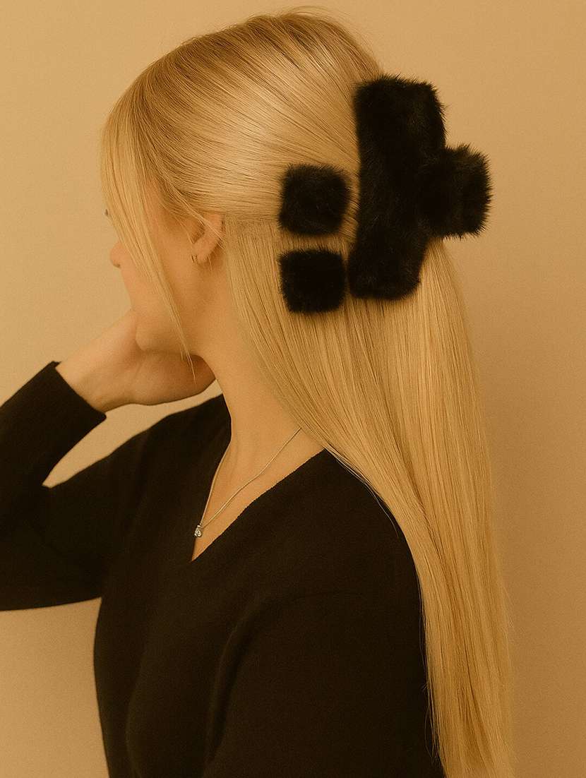 women faux fur hair pin and clutcher combo