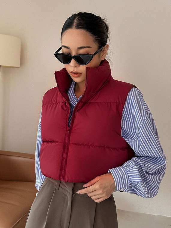 women solid sleeveless puffer jacket - 22228940 -  Standard Image - 2