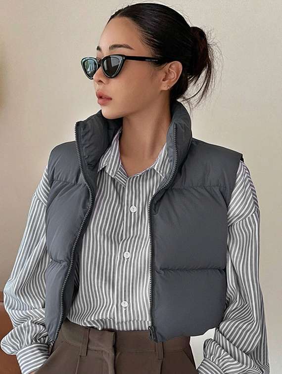 women solid sleeveless puffer jacket - 22228943 -  Standard Image - 2