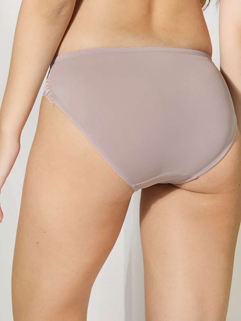 women solid mid rise lace bikni panty - 22228967 -  Standard Image - 2