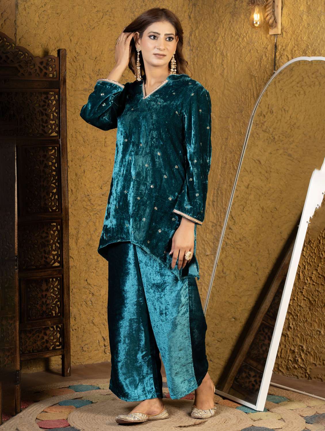 women solid with work long sleeve kurta palazzo set  - 22229795 -  Standard Image - 2