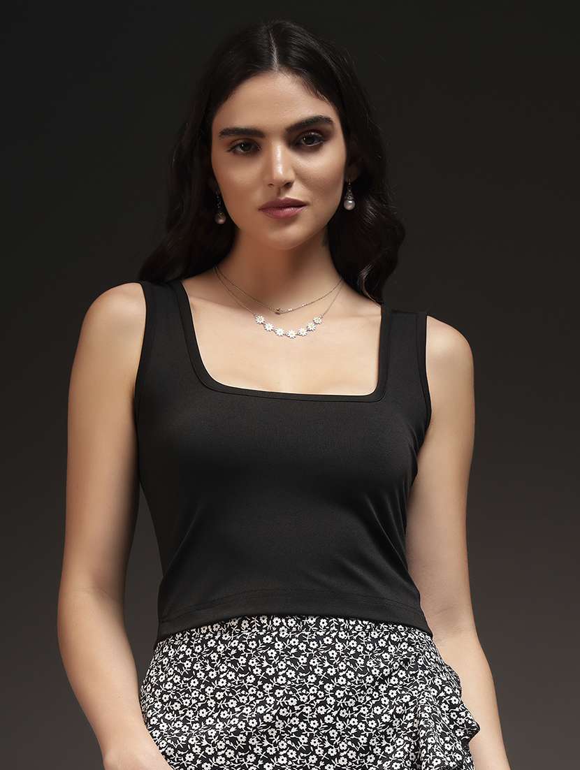 women solid sleeveless crop top