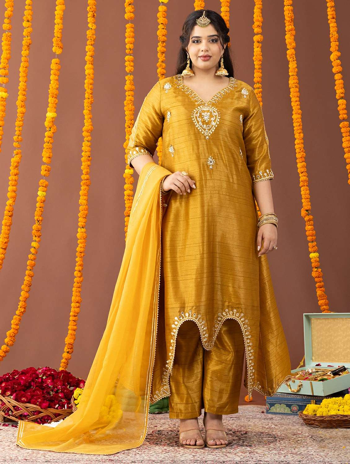 women plus size three quarter sleeve kurta pant with dupatta set - 22231742 -  Standard Image - 2