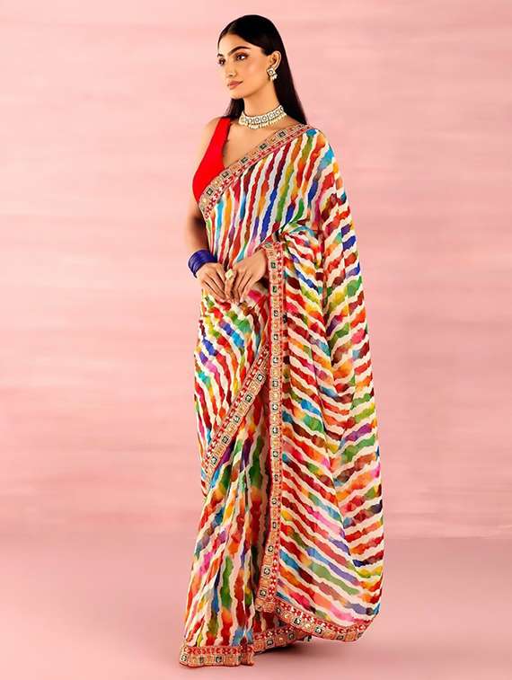 women printed casual wear saree with blouse - 22237971 -  Standard Image - 2