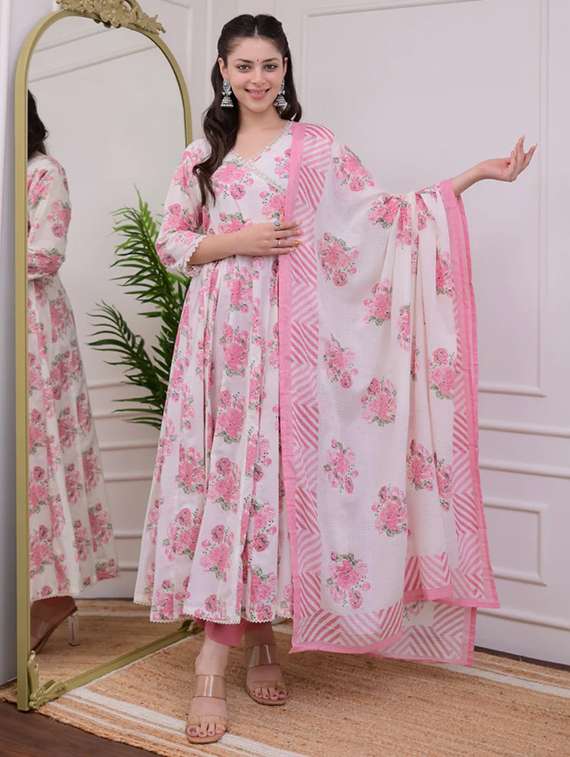 women floral three quarter sleeve kurta pant with dupatta set