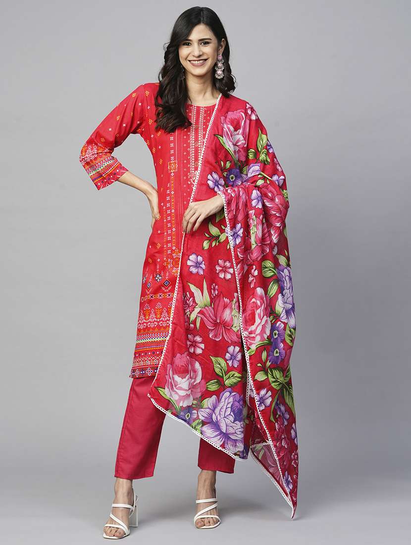 women printed three quarter sleeve kurta pant with dupatta set