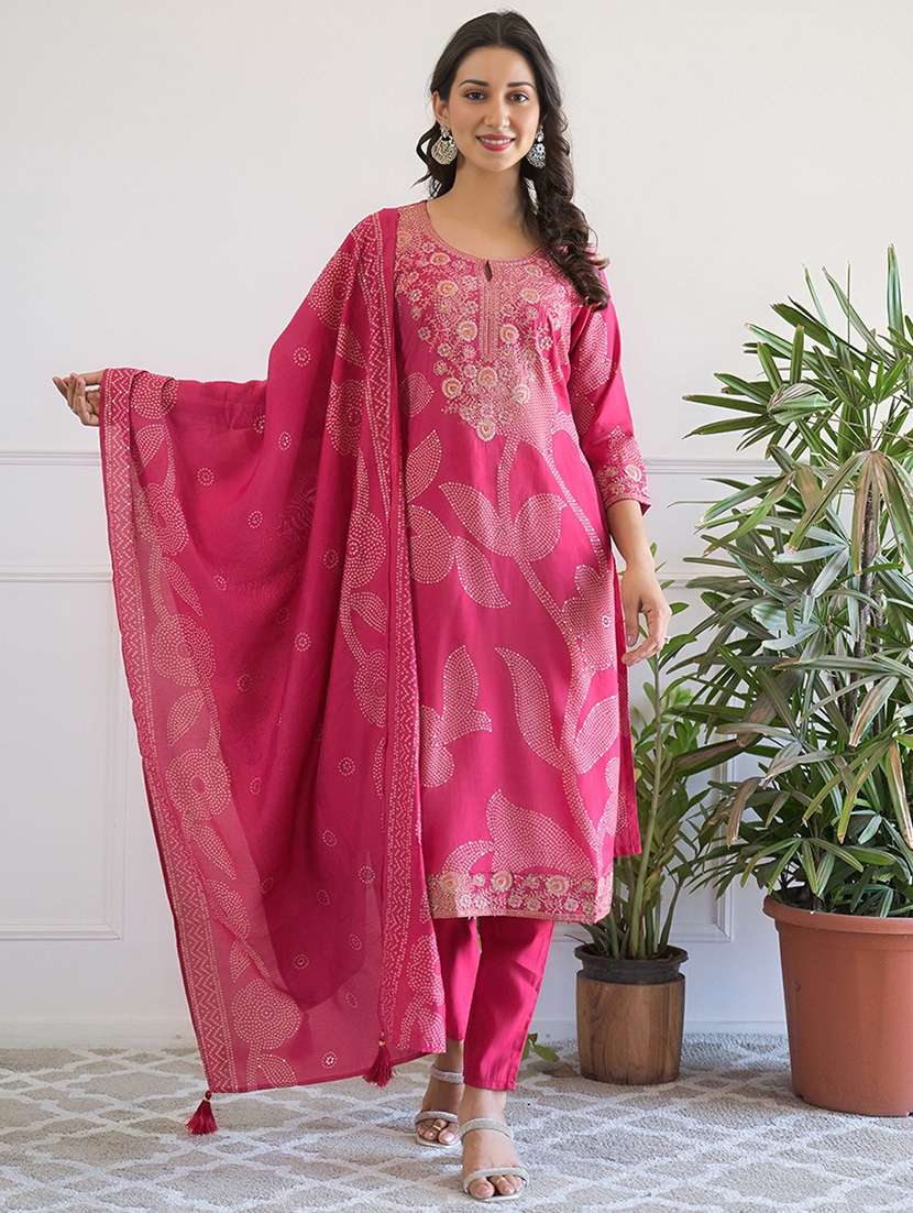 women printed three quarter sleeve kurta pant with dupatta set