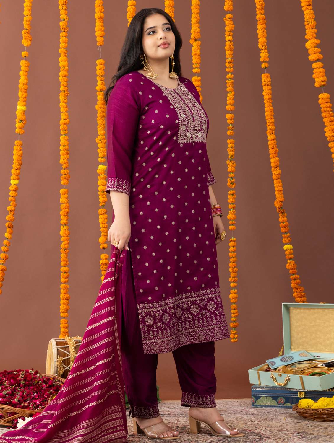 women plus size three quarter sleeve kurta pant with dupatta set - 22238770 -  Standard Image - 2