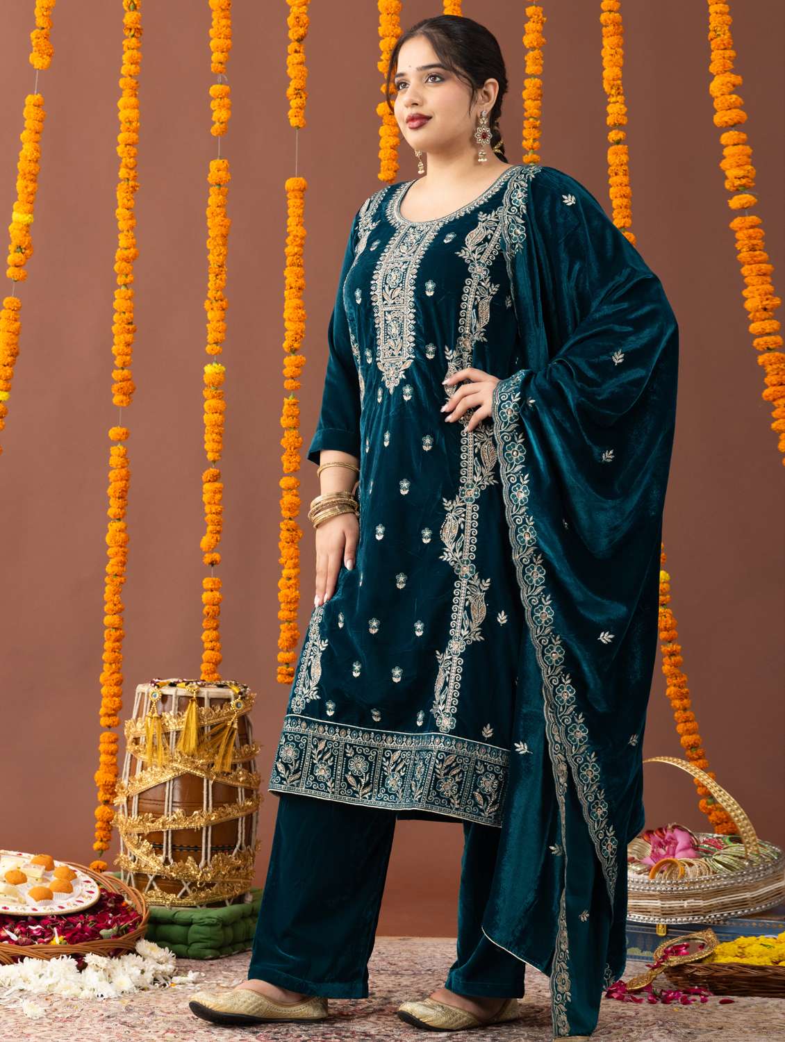 women plus size three quarter sleeve kurta pant with dupatta set - 22238777 -  Standard Image - 2