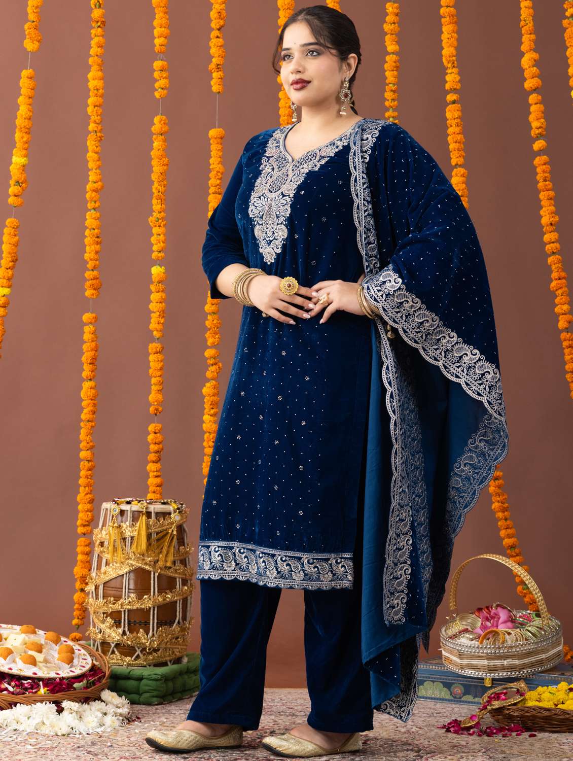 women plus size three quarter sleeve kurta pant with dupatta set - 22238781 -  Standard Image - 2