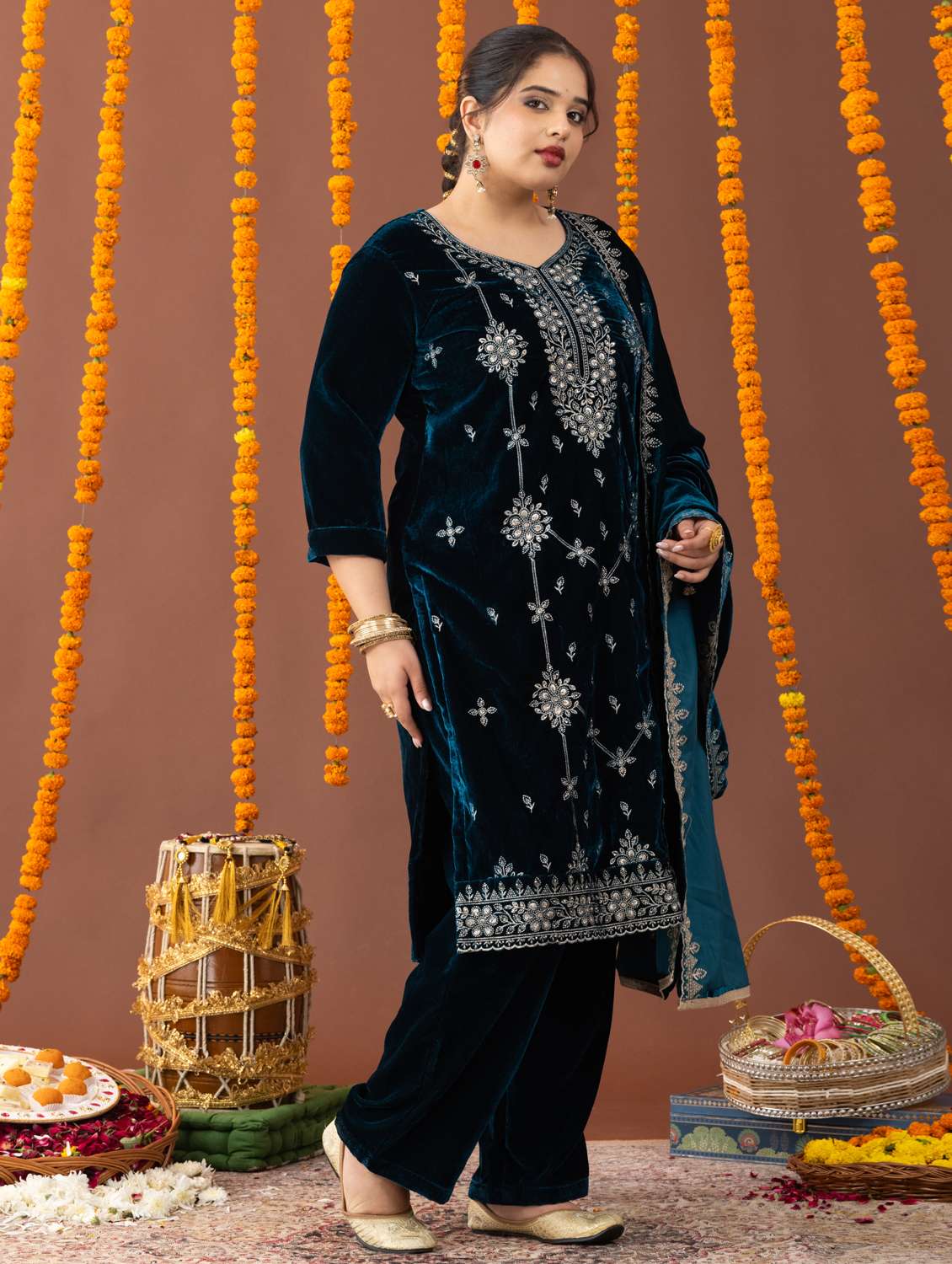 women plus size three quarter sleeve kurta pant with dupatta set - 22238784 -  Standard Image - 2