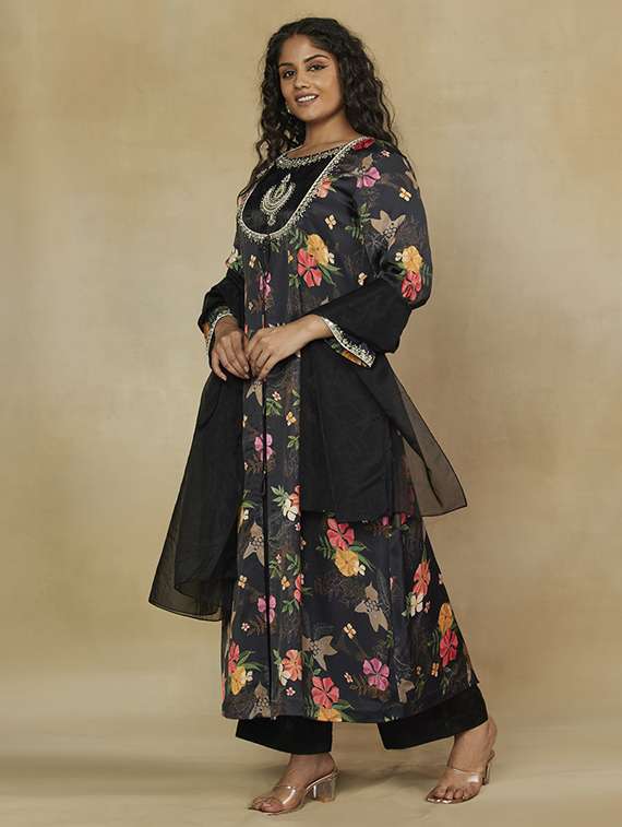 women plus size three quarter sleeve kurta palazzo with dupatta set - 22238787 -  Standard Image - 2