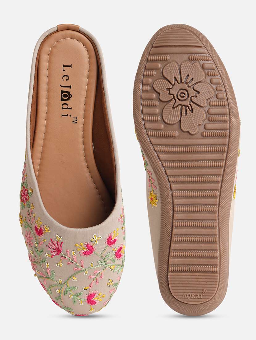 women embroidered slip on mojari - 22239316 -  Standard Image - 2