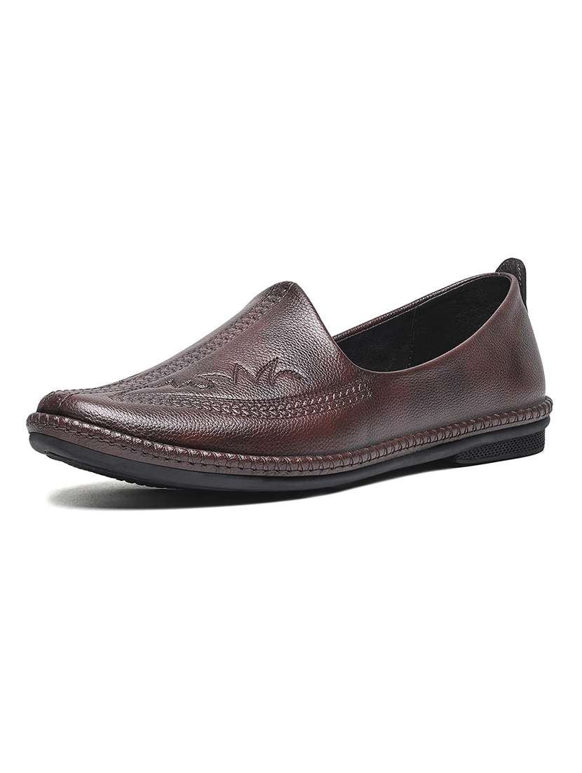 men brown slip on mojari - 22239349 -  Standard Image - 2