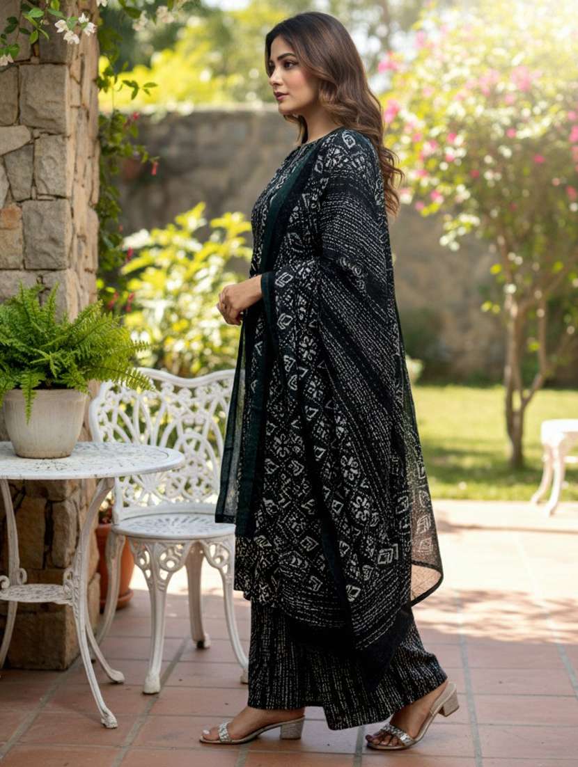 women printed three quarter sleeve kurta palazzo with dupatta set - 22239533 -  Standard Image - 2