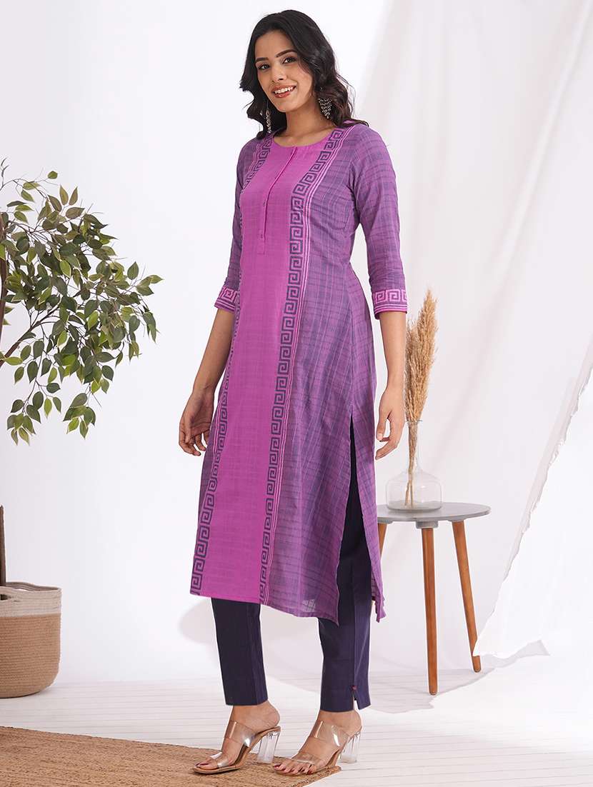 women self design three quarter sleeve a-line kurta - 22240406 -  Standard Image - 2