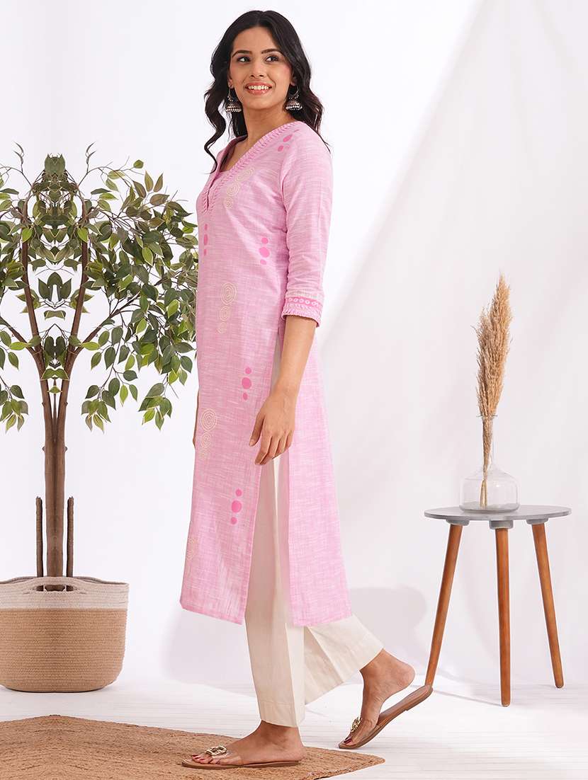 women self design three quarter sleeve straight kurta - 22240407 -  Standard Image - 2