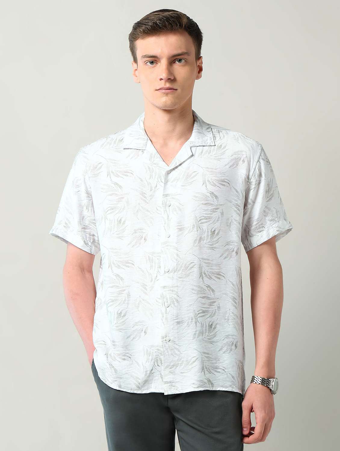 men printed short sleeve slim fit casual shirt - 22240625 -  Standard Image - 2