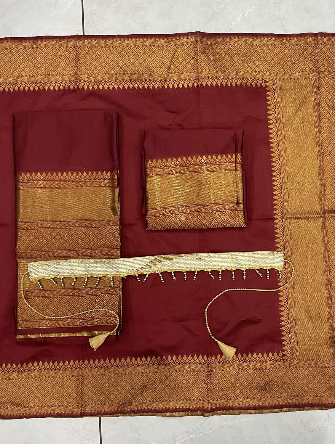 women self design unstitched lehenga choli - 22240907 -  Standard Image - 2