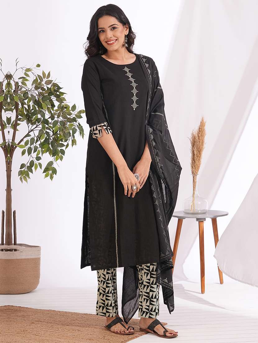 women solid three quarter sleeve kurta pant with dupatta set - 22240955 -  Standard Image - 2