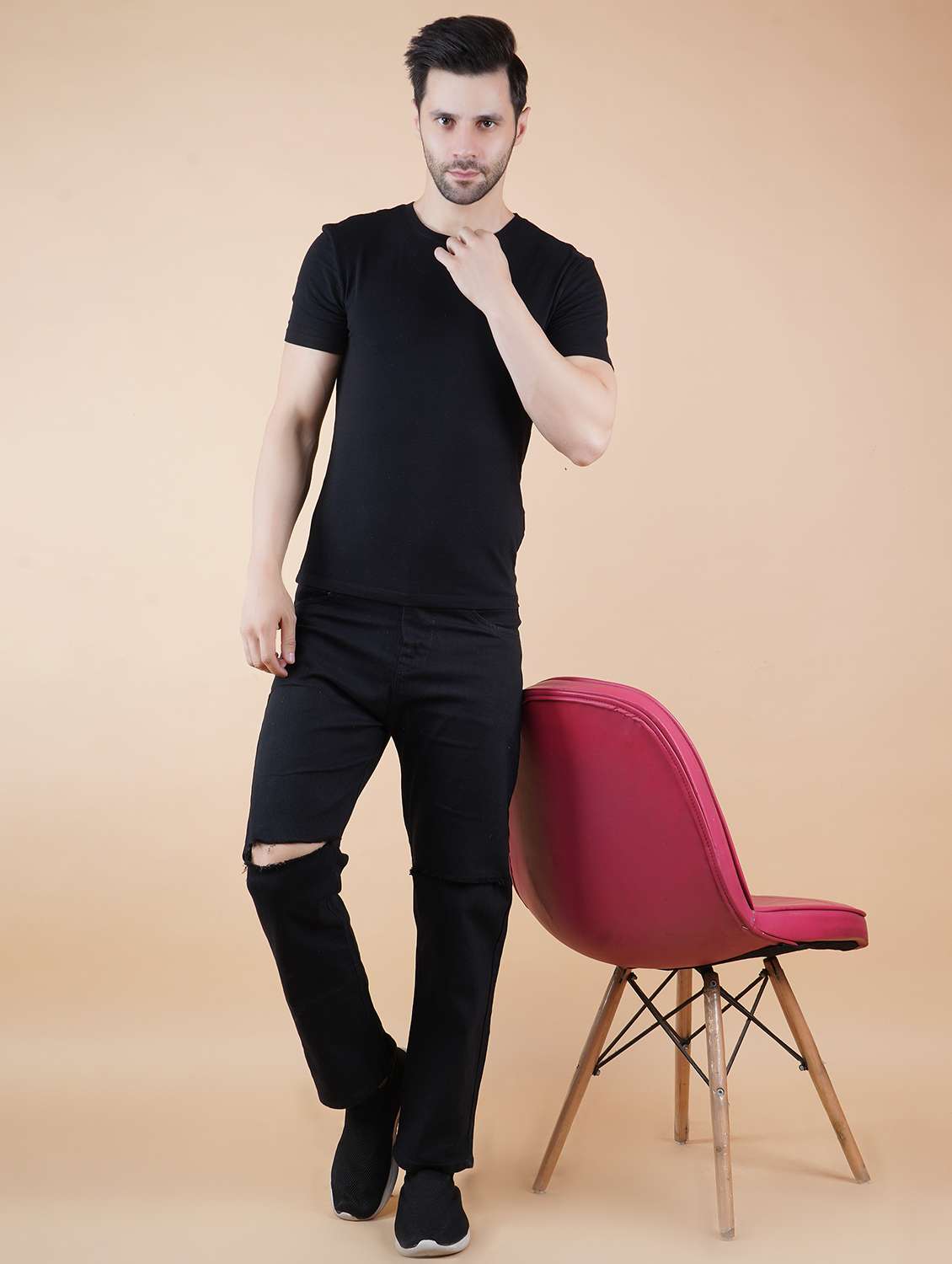 men slash knee mid rise relaxed fit jeans - 22240984 -  Standard Image - 2