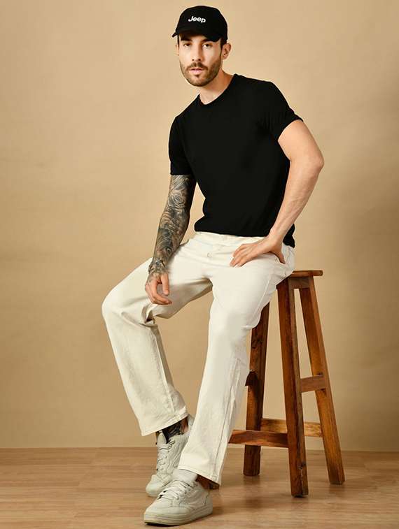 men plain mid rise relaxed fit jeans - 22241007 -  Standard Image - 2