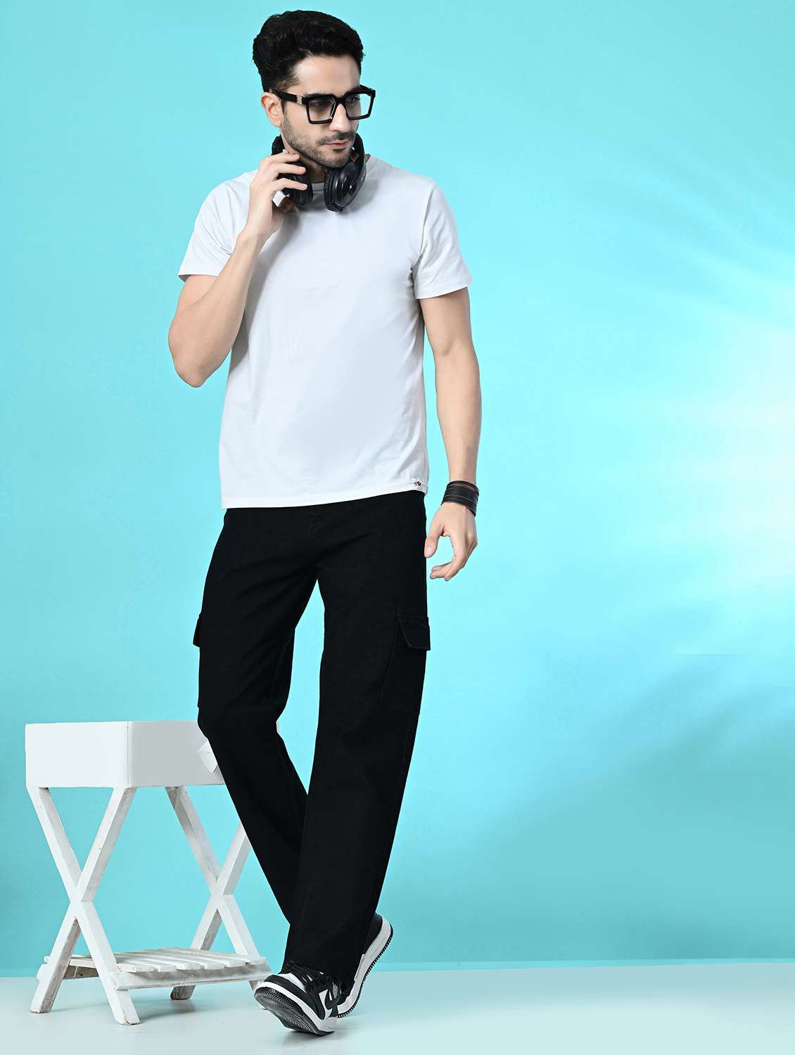 men solid mid rise relaxed fit cargo - 22241285 -  Standard Image - 2