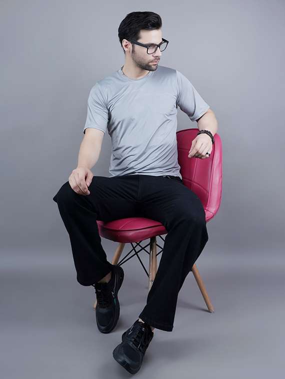 men plain mid rise relaxed fit jeans - 22241358 -  Standard Image - 2