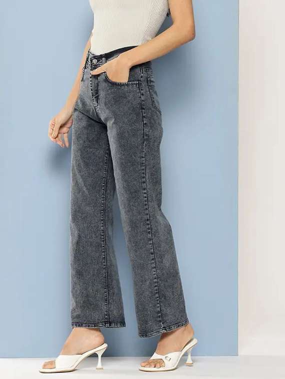 women solid high rise straight fit jean