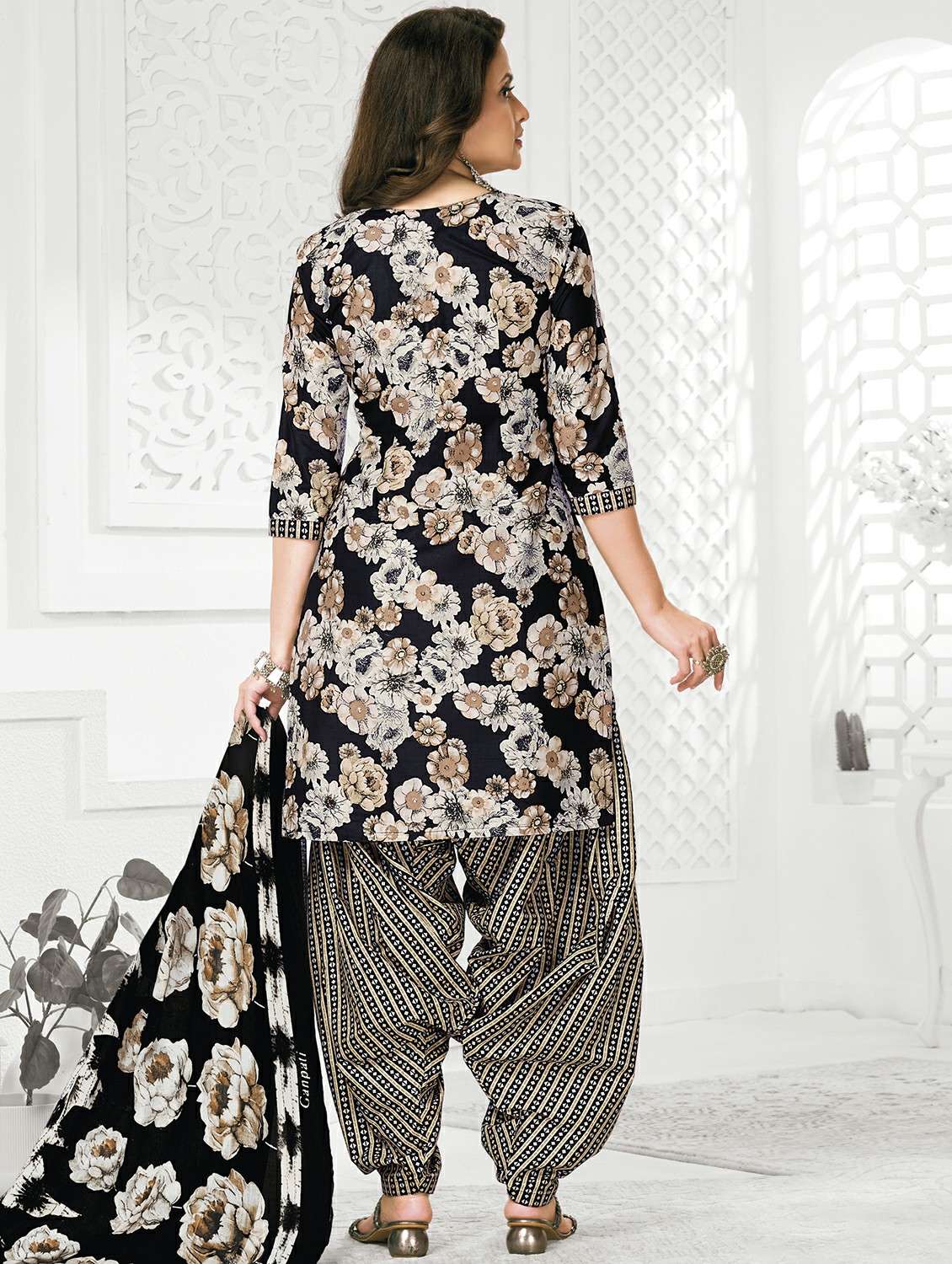 women floral three quarter sleeve kurta patiala with dupatta set - 22241980 -  Standard Image - 2