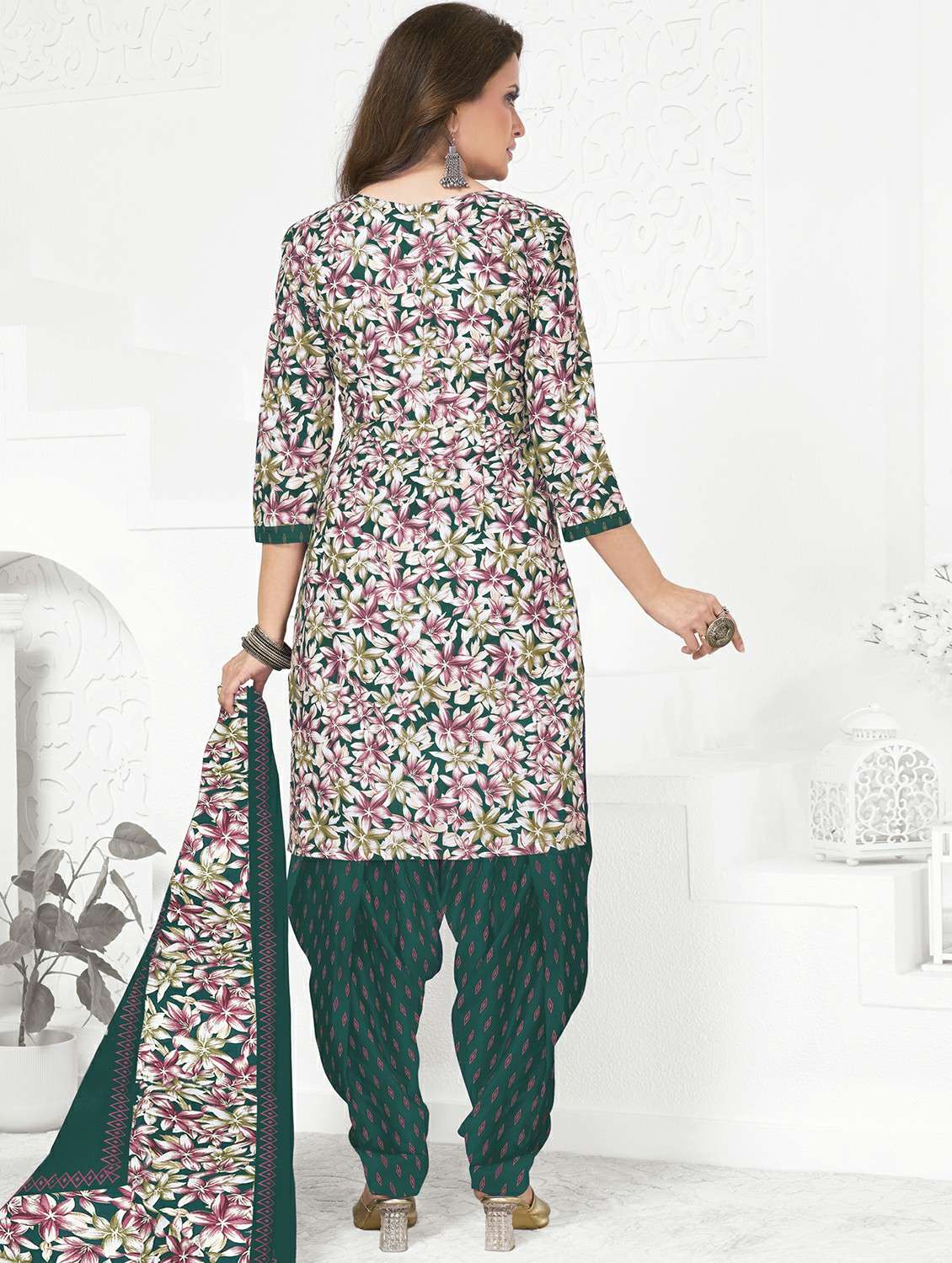 women floral three quarter sleeve kurta patiala with dupatta set - 22241984 -  Standard Image - 2