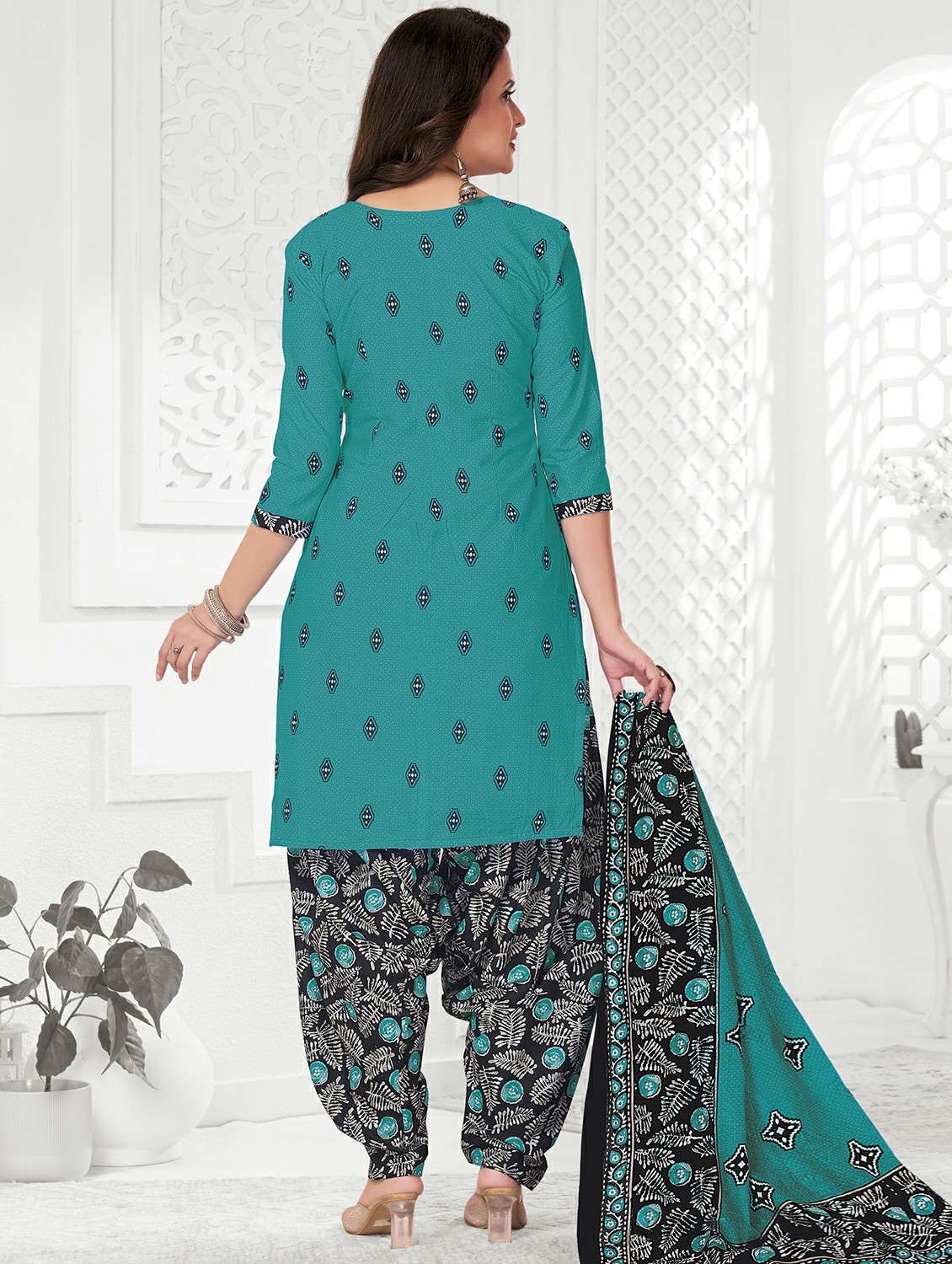 women printed three quarter sleeve kurta patiala with dupatta set - 22241992 -  Standard Image - 2