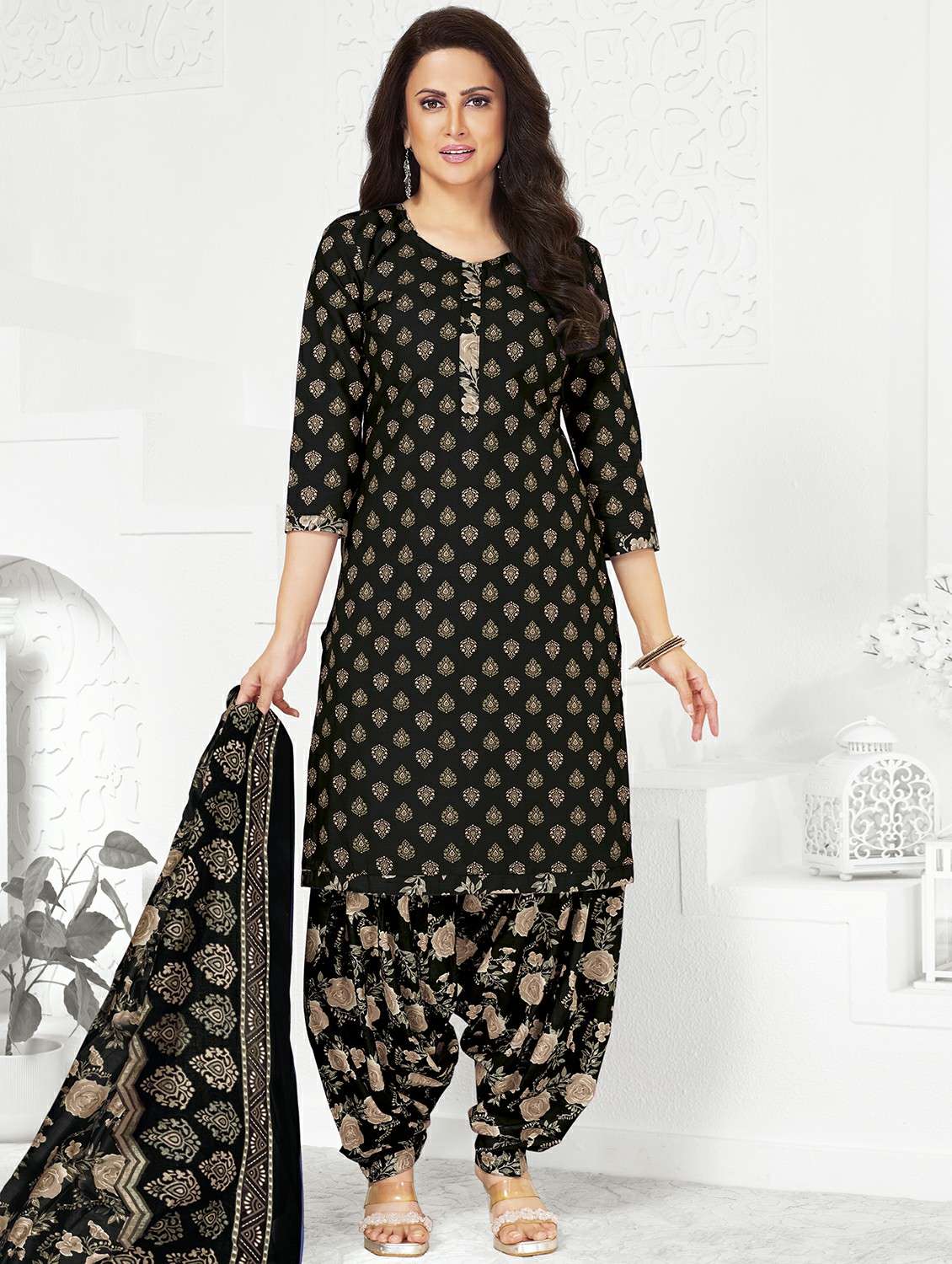 women printed three quarter sleeve kurta patiala with dupatta set