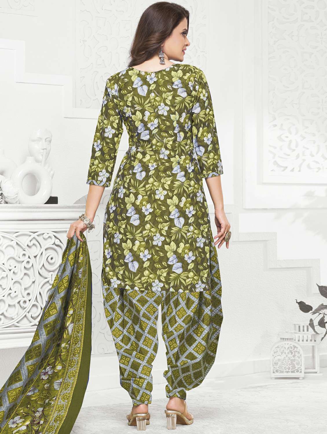 women floral three quarter sleeve kurta patiala with dupatta set - 22241999 -  Standard Image - 2