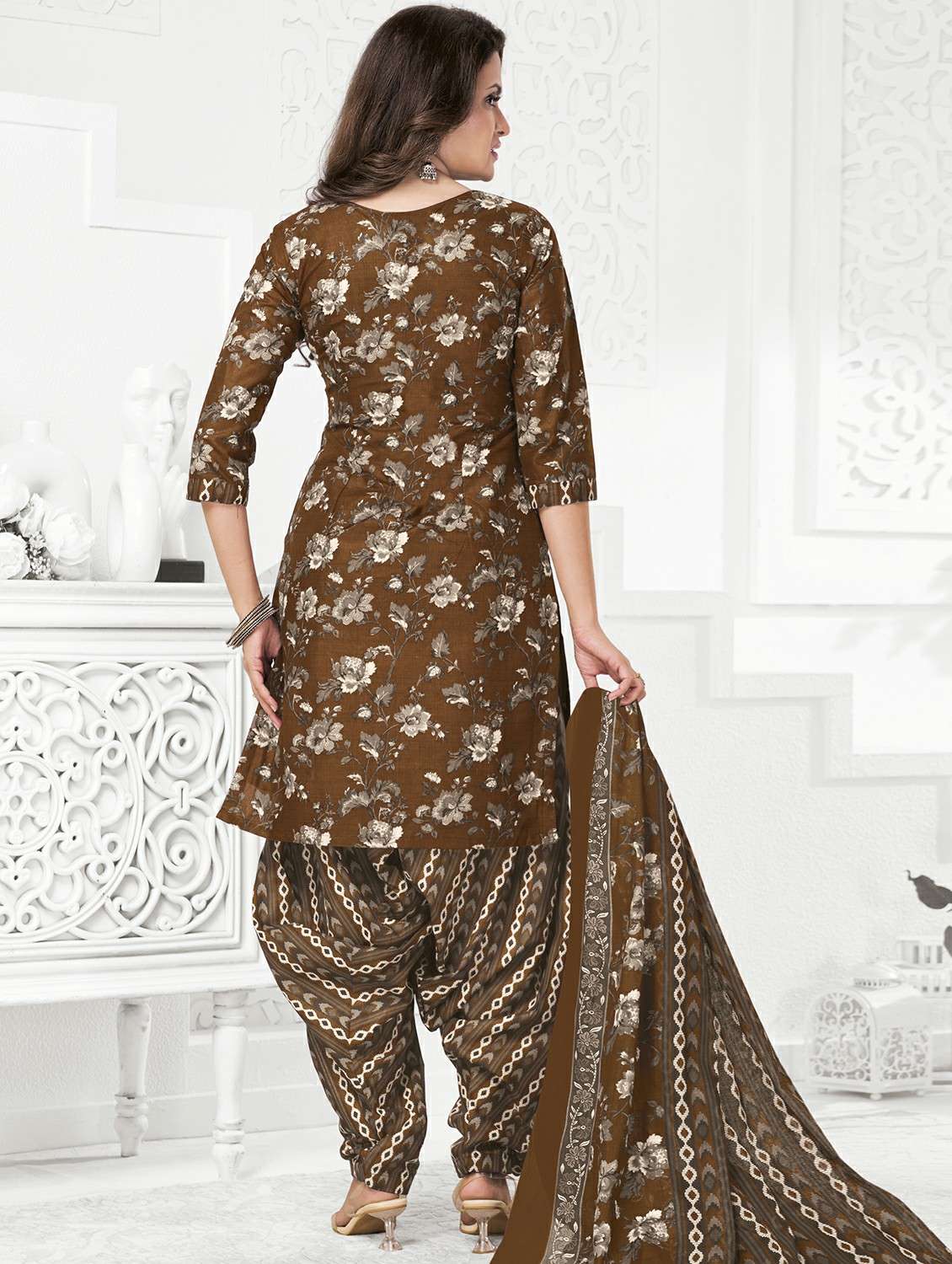 women floral three quarter sleeve kurta patiala with dupatta set - 22242004 -  Standard Image - 2