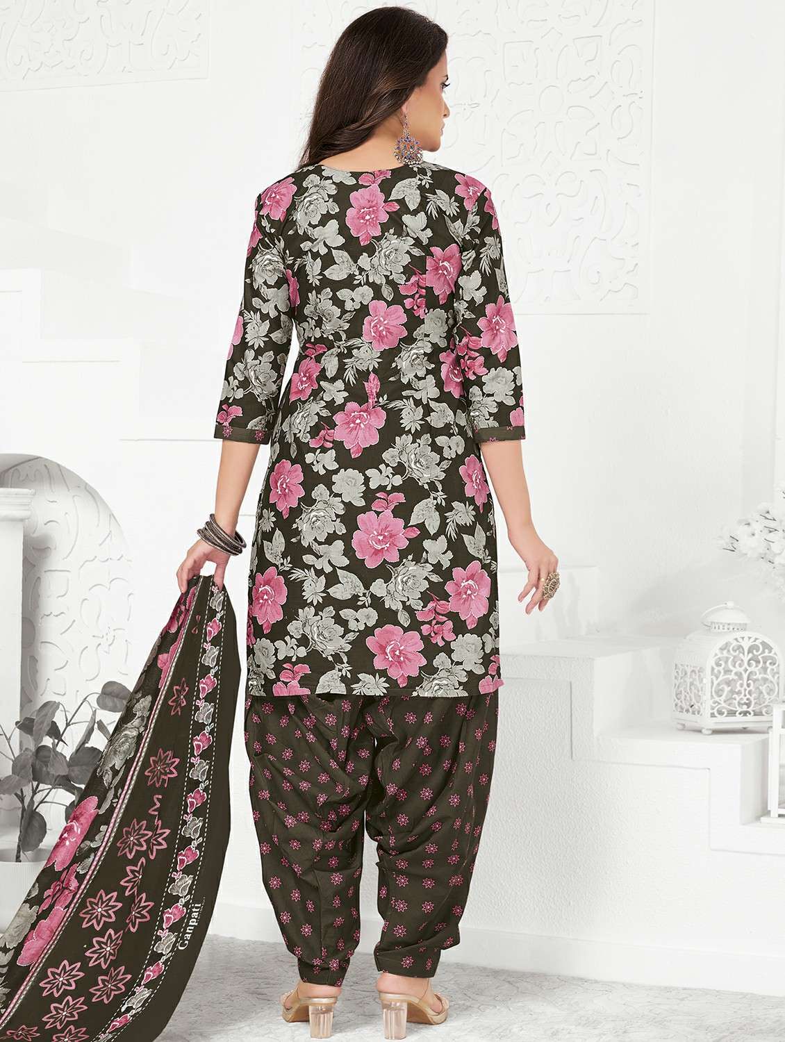 women floral three quarter sleeve kurta patiala with dupatta set - 22242008 -  Standard Image - 2