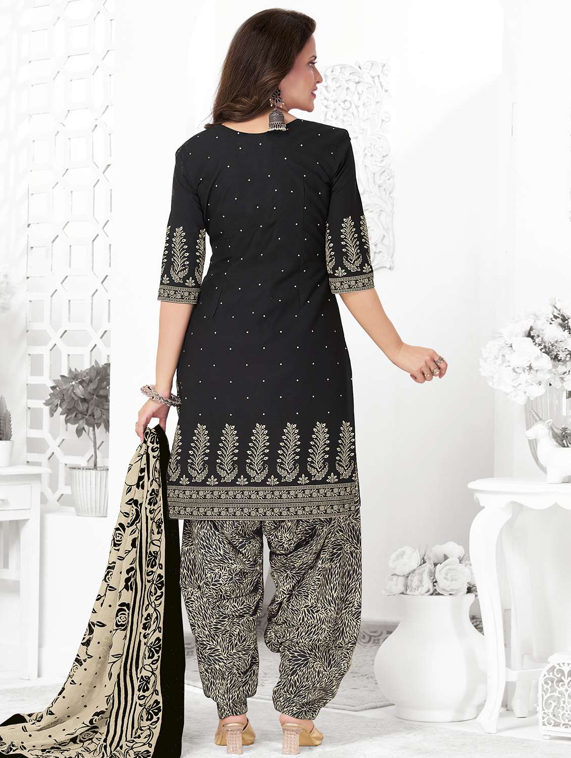 women printed three quarter sleeve kurta patiala with dupatta set - 22242010 -  Standard Image - 2