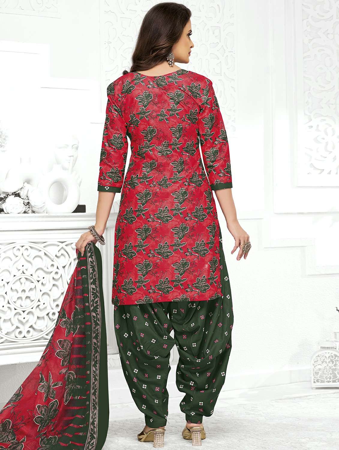 women floral three quarter sleeve kurta patiala with dupatta set - 22242012 -  Standard Image - 2
