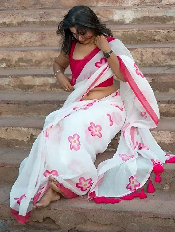 women printed casual wear saree - 22243621 -  Standard Image - 2