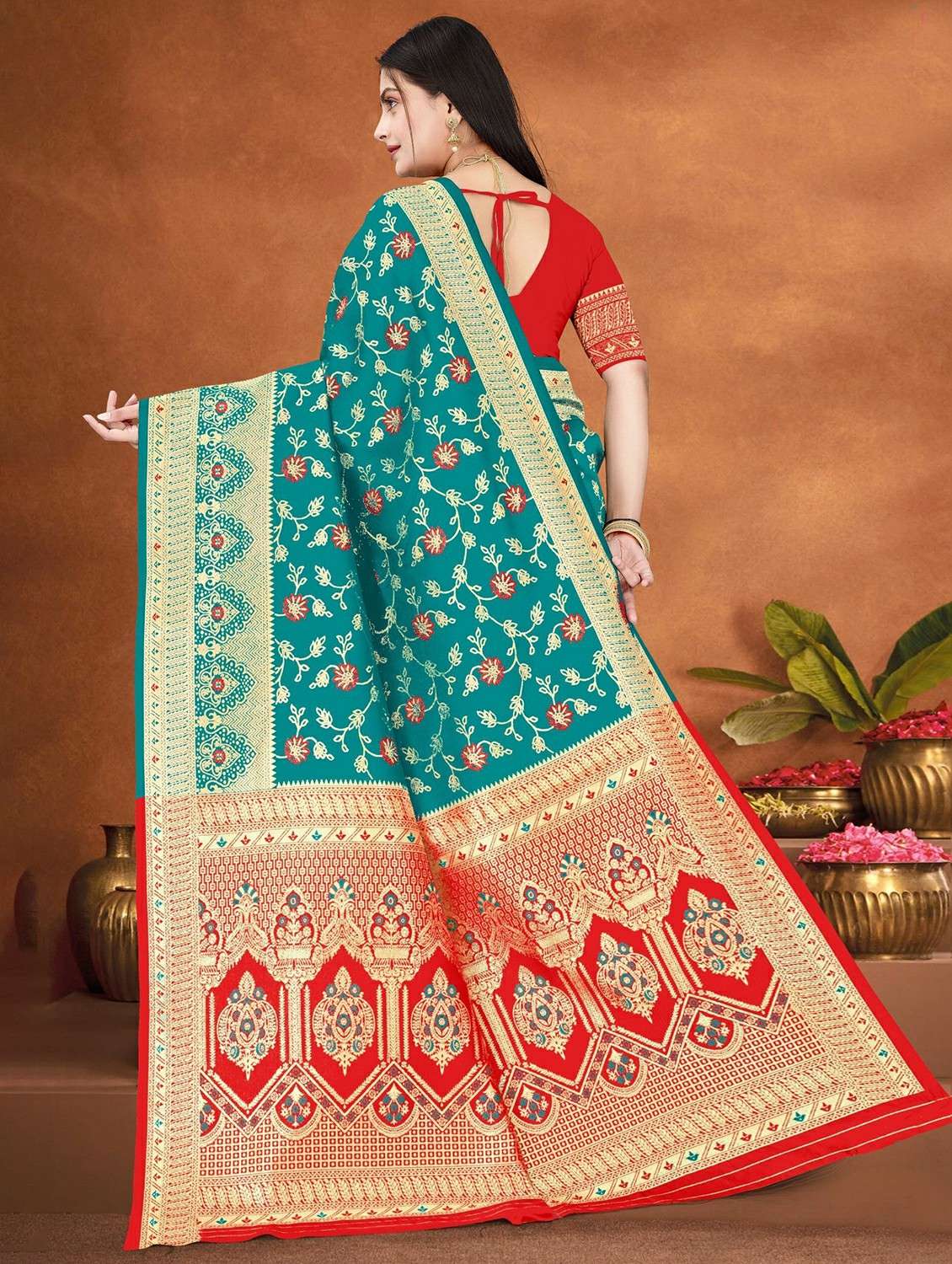 women self design banarasi saree with blouse - 22243648 -  Standard Image - 2