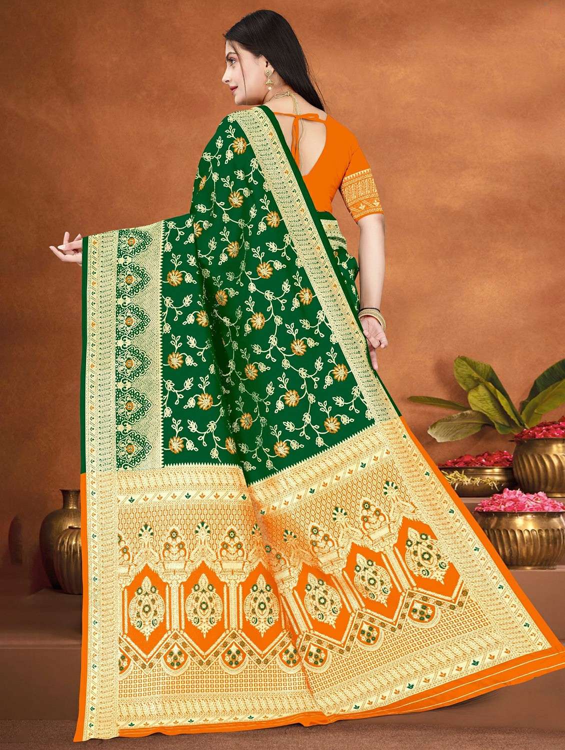 women self design banarasi saree with blouse - 22243650 -  Standard Image - 2