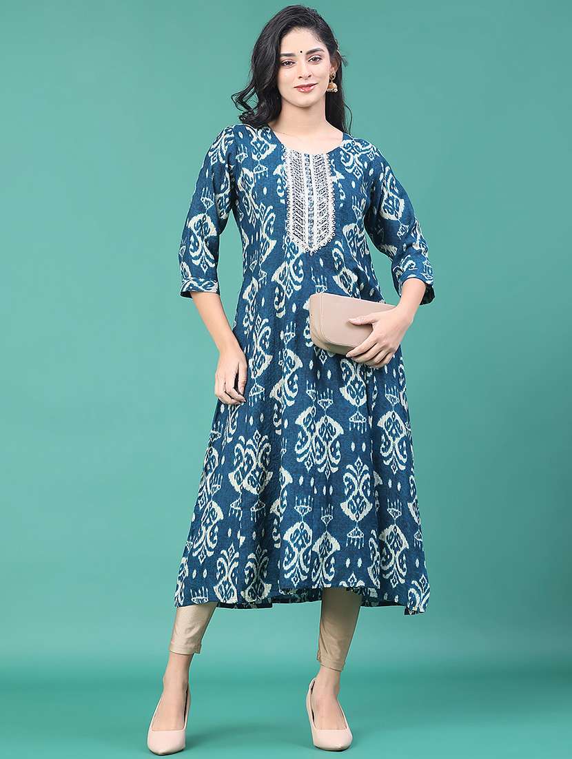 women printed three quarter sleeve kurta leggings set