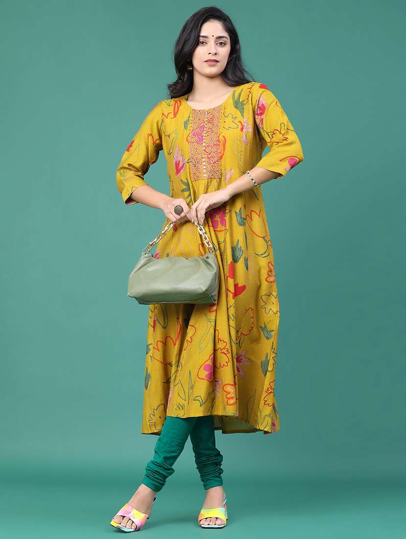 women floral three quarter sleeve kurta leggings set