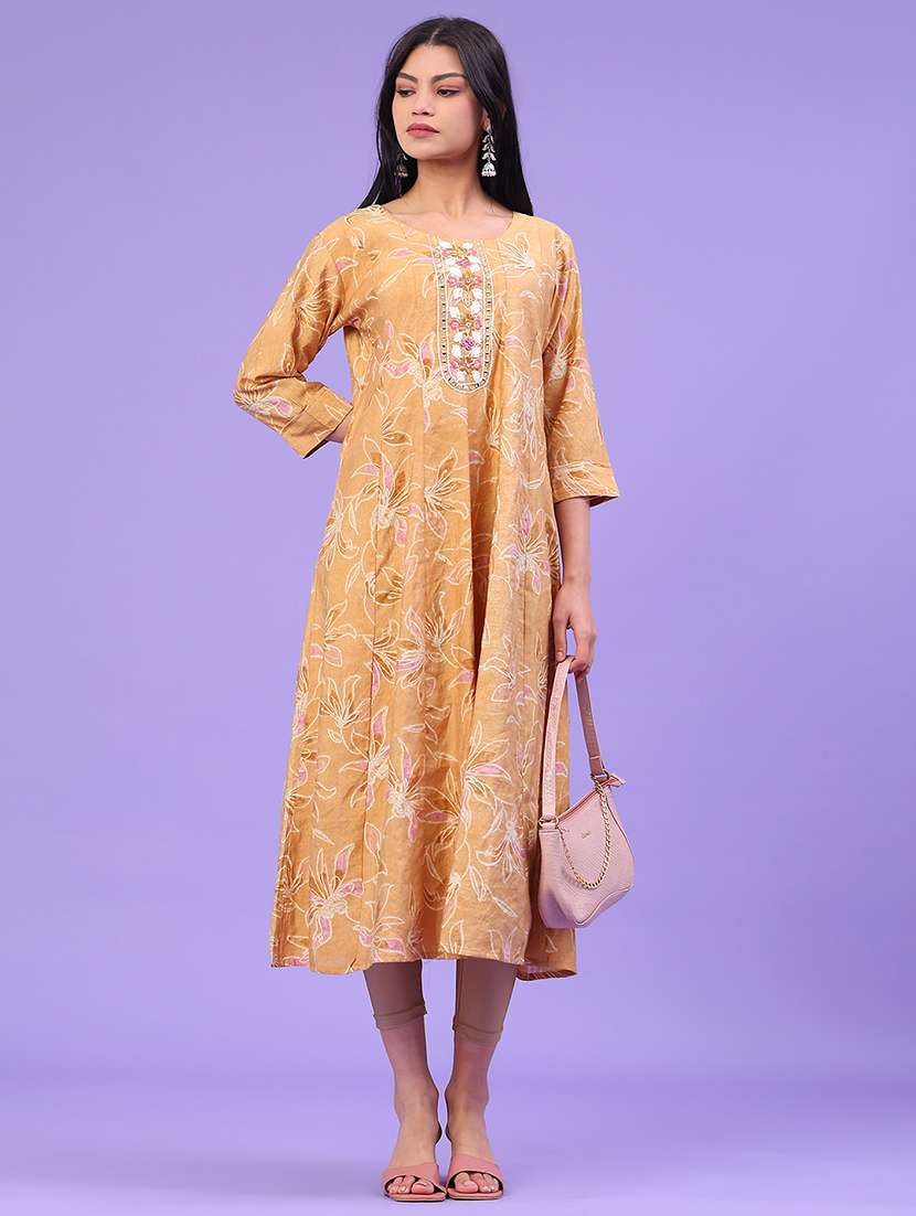 women printed three quarter sleeve flared kurta